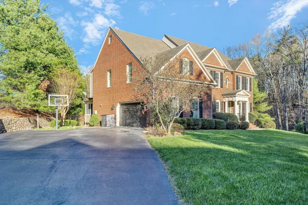 $849,950 | 1107 Belcroft Court, Roanoke, VA 24018