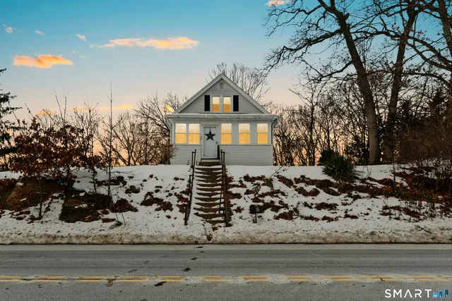 $297,000 | 300 South Main Street, Seymour, CT 06483