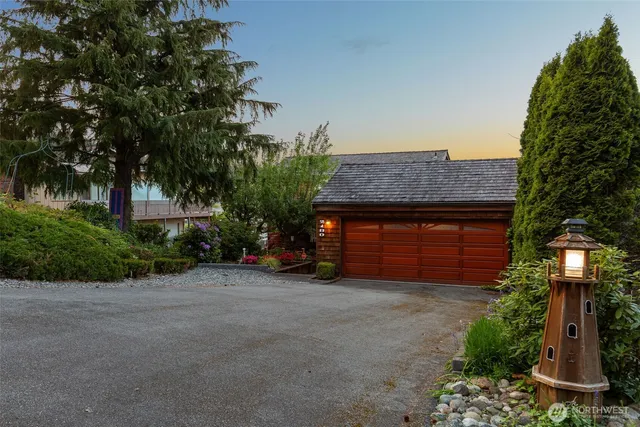 $1,350,000 | 2180 Cove Drive, Oak Harbor, WA 98277