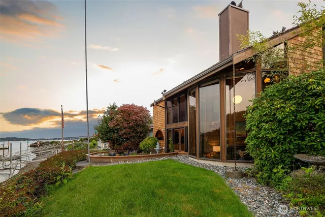 $1,350,000 | 2180 Cove Drive, Oak Harbor, WA 98277