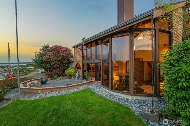 $1,350,000 | 2180 Cove Drive, Oak Harbor, WA 98277