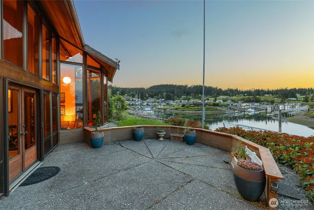 $1,350,000 | 2180 Cove Drive, Oak Harbor, WA 98277