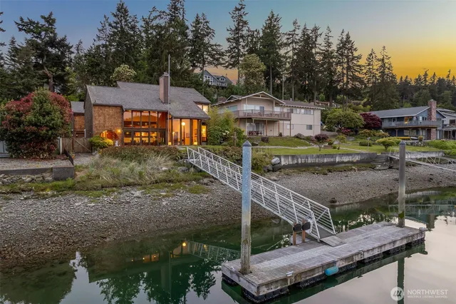 $1,350,000 | 2180 Cove Drive, Oak Harbor, WA 98277