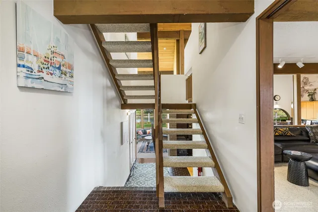 $1,350,000 | 2180 Cove Drive, Oak Harbor, WA 98277