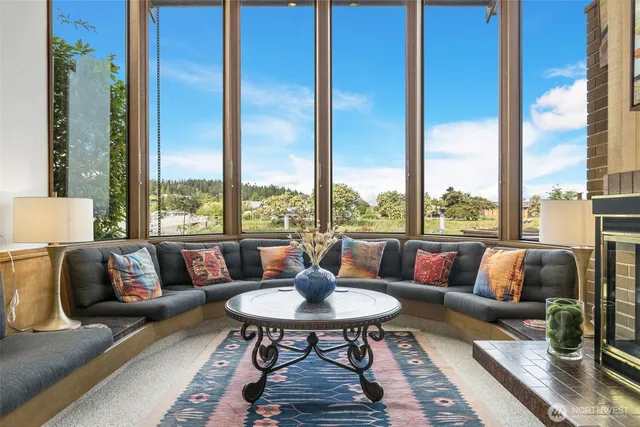 $1,350,000 | 2180 Cove Drive, Oak Harbor, WA 98277