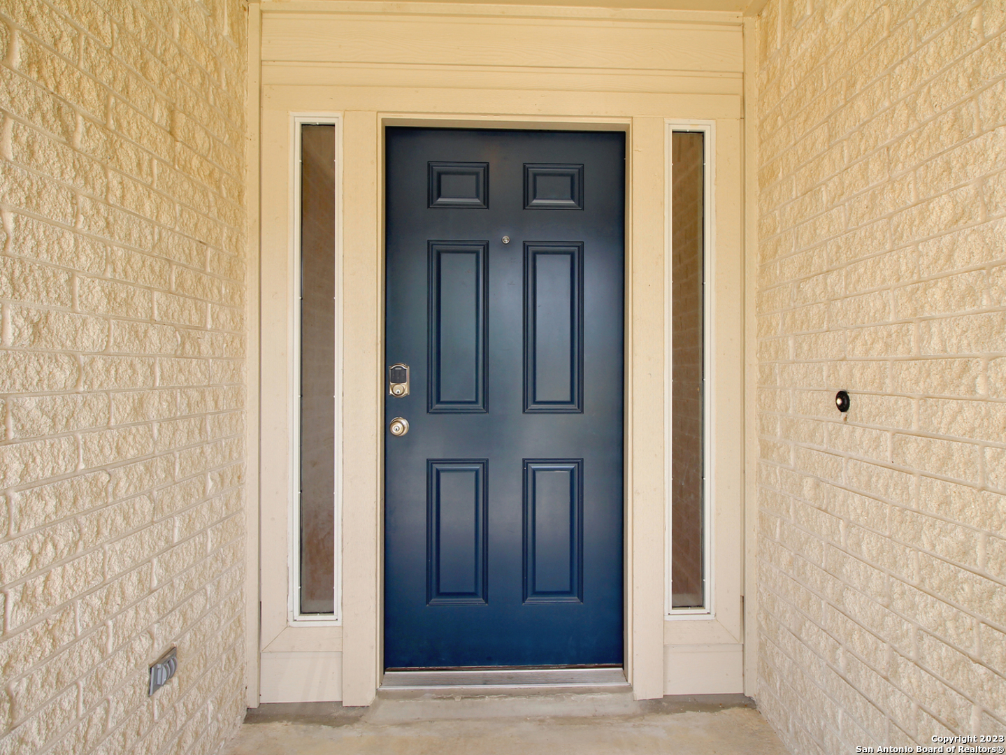 9627 Mediator Run Converse, TX 78109 - Photo 5 of 41 wooden door with glass door