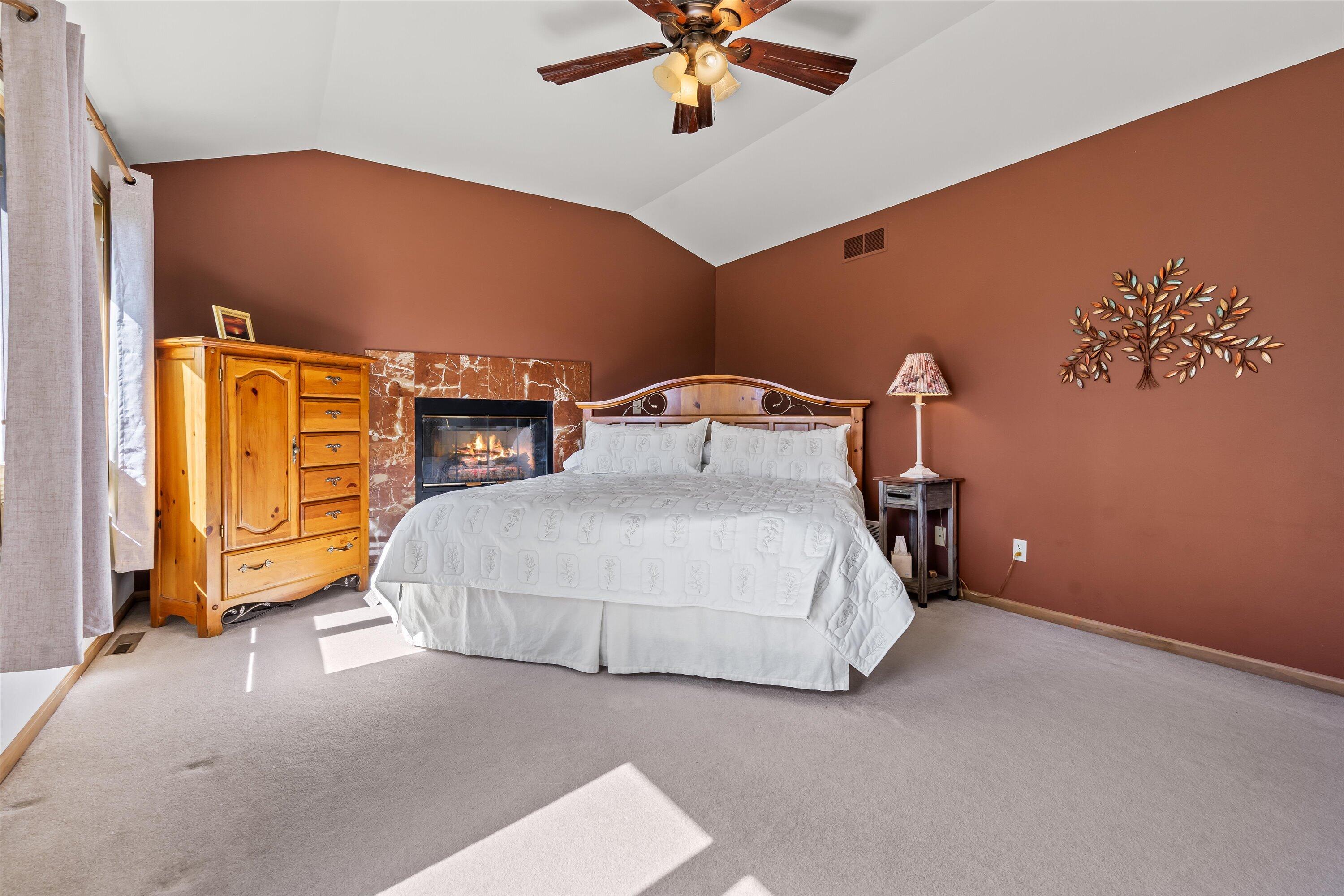 W168N5039 Stonefield Road Menomonee Falls, WI 53051 - Photo 18 of 34 Primary Suite