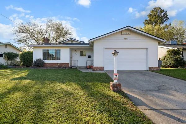 $327,900 | 6378 Paso Drive, Redding, CA 96001