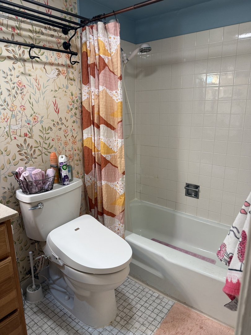 460 Raintree Court, Unit 2G Glen Ellyn, IL 60137 - Photo 19 of 20 Gallery Image 19