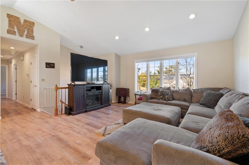 801 Wible Run Road Pittsburgh, PA 15209 - Photo 3 of 25 Gallery Image 3