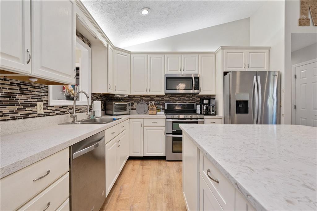801 Wible Run Road Pittsburgh, PA 15209 - Photo 6 of 25 Gallery Image 6