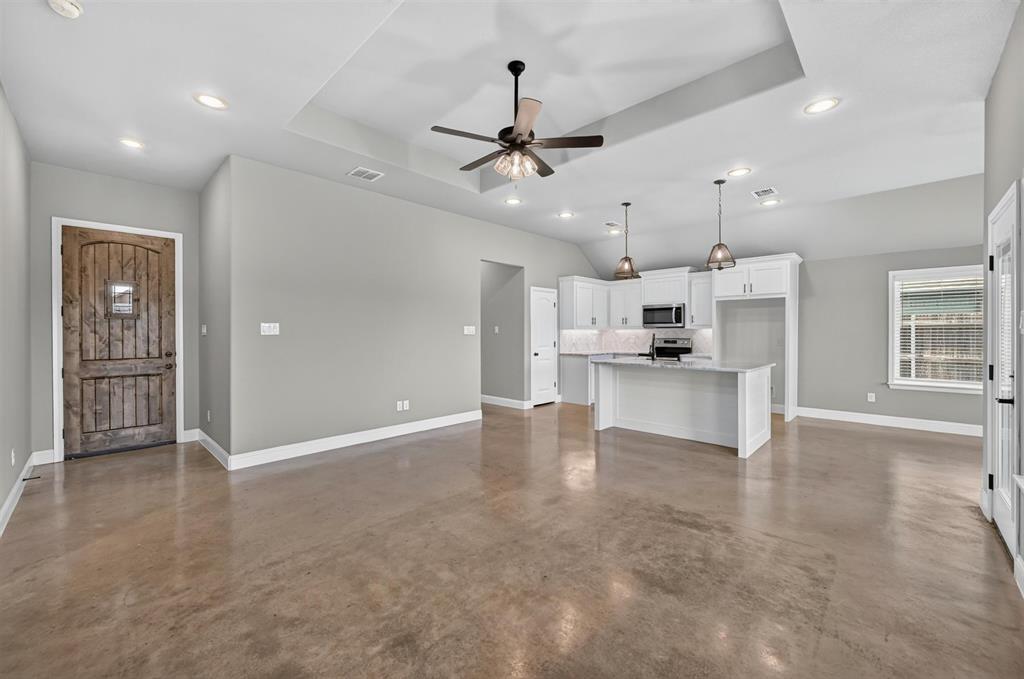 214 Rees Avenue Godley, TX 76044 - Photo 8 of 29
