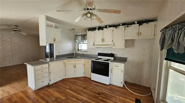 $775 | 2408 Meadowlark Street, Palmview, TX 78572