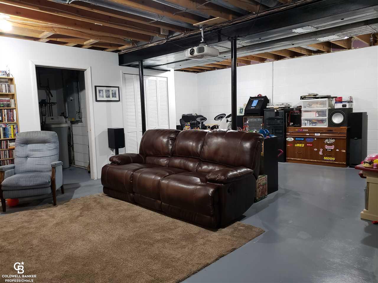 10944 Gilbert Road Memphis, MI 48041 - Photo 29 of 48 50007718-28.JPG