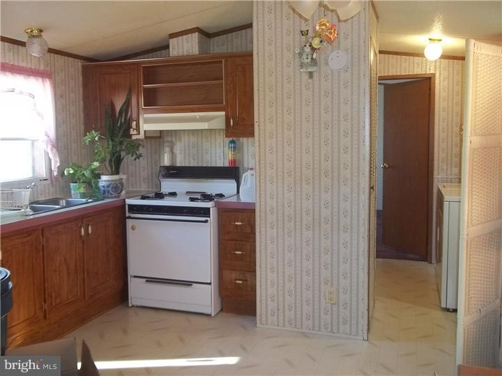 6 Russell Drive Reading, PA 19607 - Photo 2 of 8 Gallery Image 2