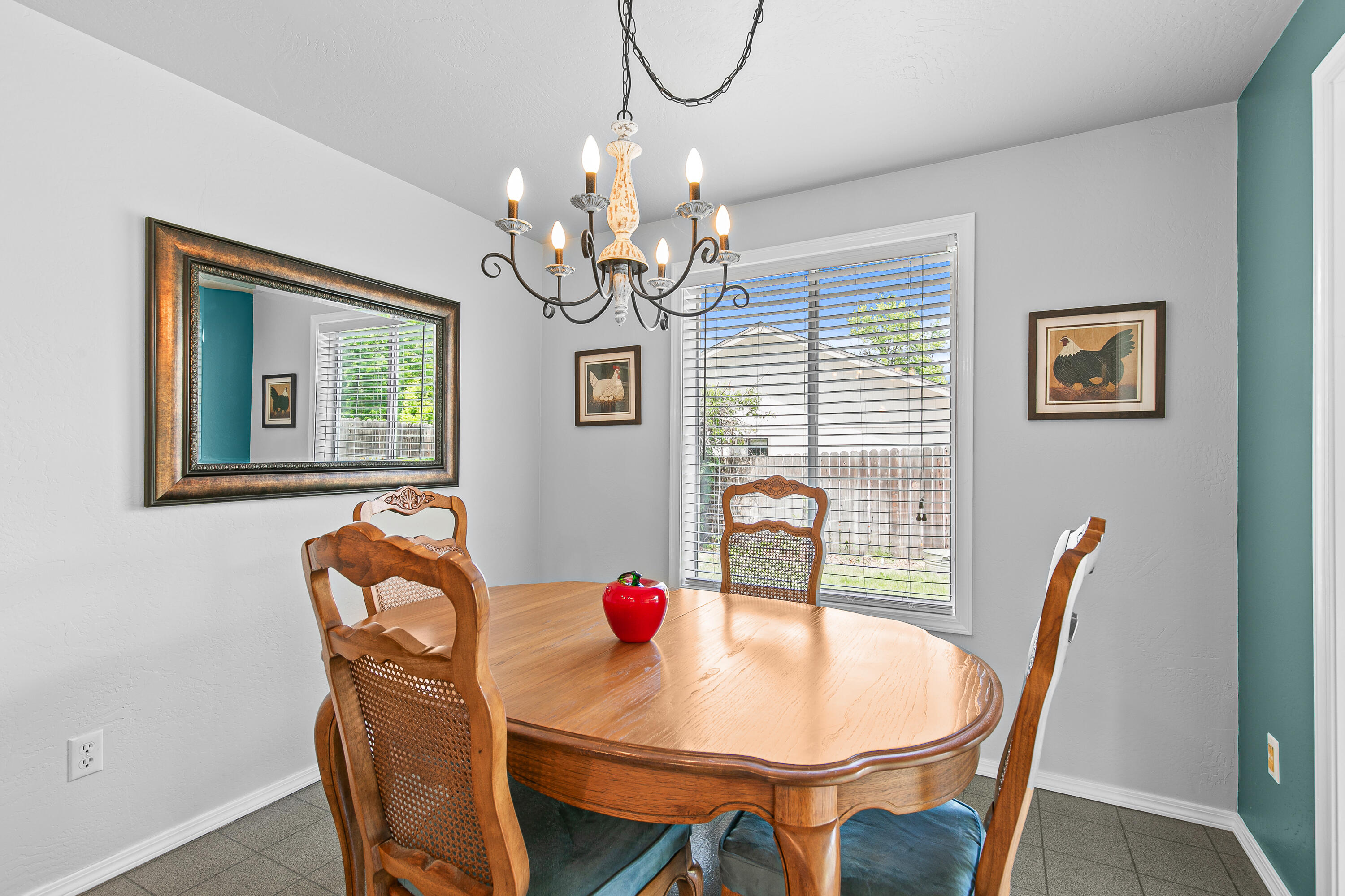 2338 Ridge Way Medford, OR 97504 - Photo 13 of 48 Dining Area - 13