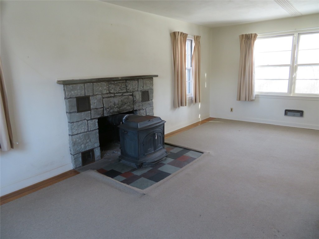 225 Wright Road Vestal, NY 13850 - Photo 5 of 26 Gallery Image 5