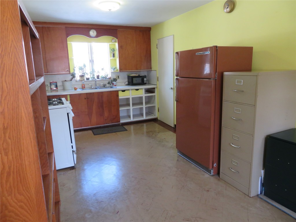 225 Wright Road Vestal, NY 13850 - Photo 9 of 26 Gallery Image 9