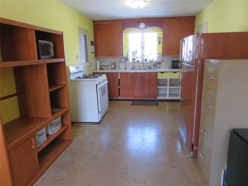 225 Wright Road Vestal, NY 13850 - Photo 10 of 26 Gallery Image 10