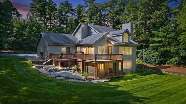 $969,900 | 182 High Street, Carver, MA 02330