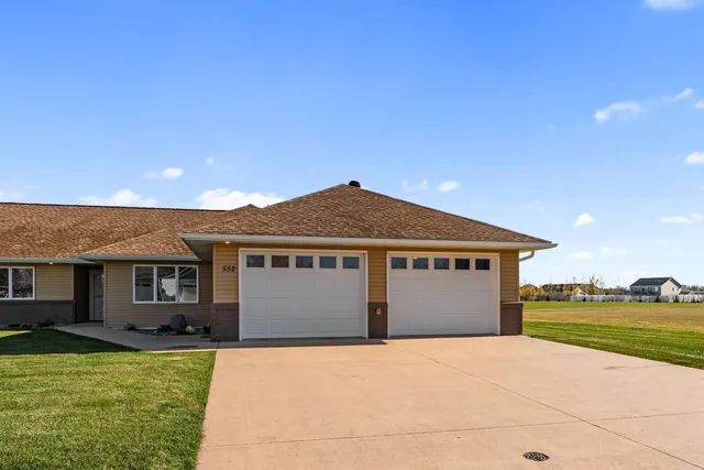 $399,000 | 552 7th Avenue Southeast, Mayville, ND 58257