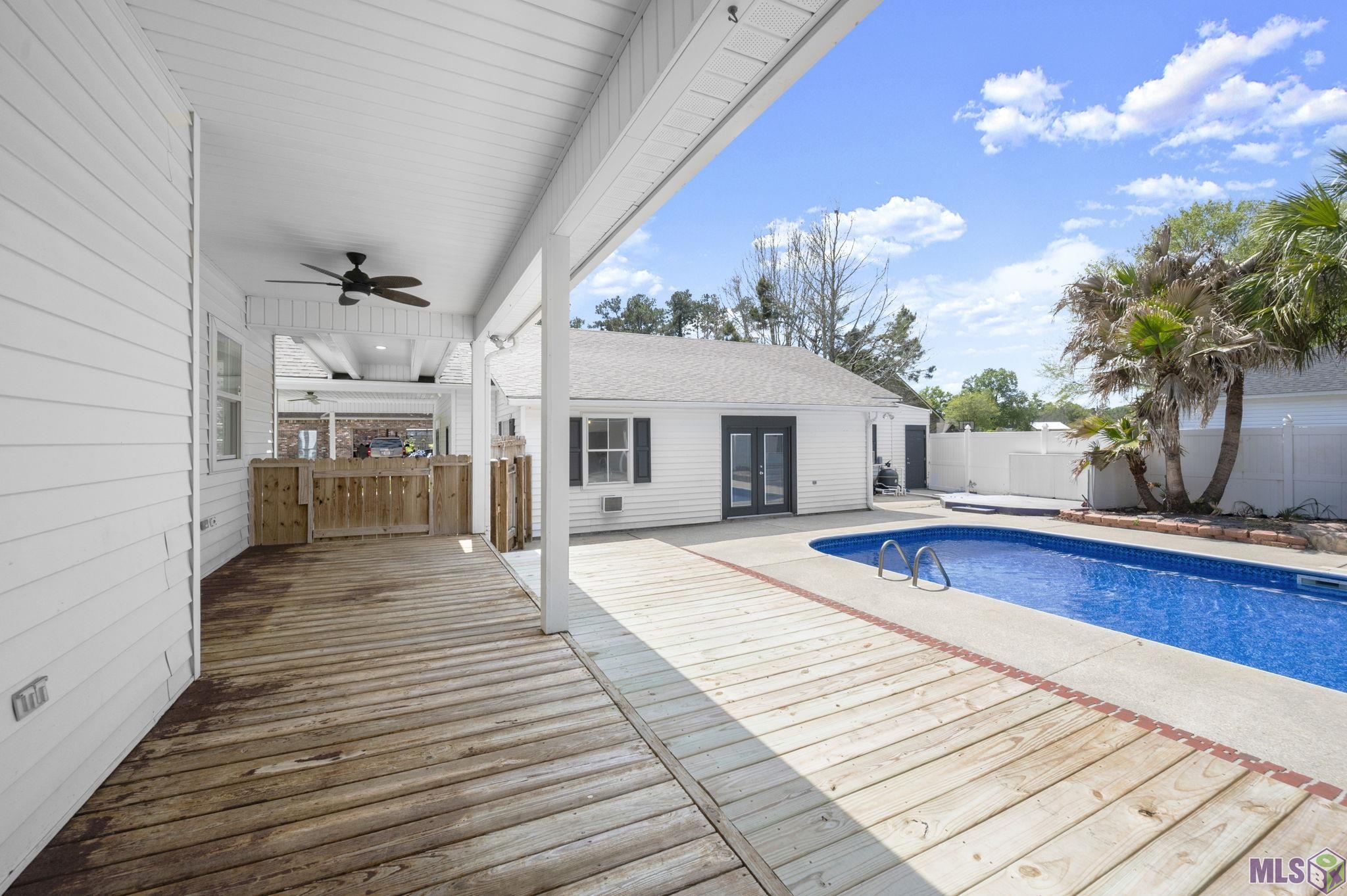 32787 Duff Road Walker, LA 70785 - Photo 13 of 29 Back Porch/Deck