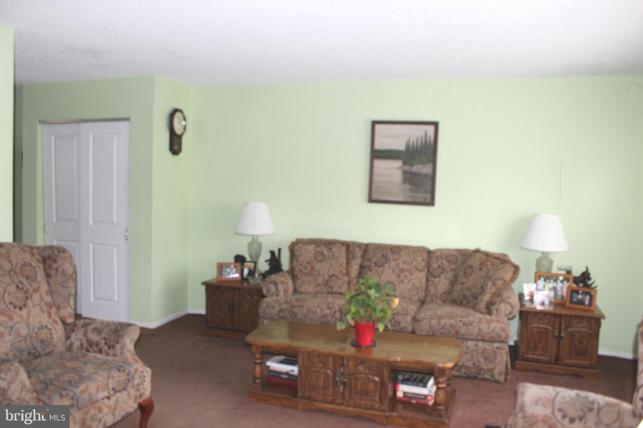 12726 Hollins Road Philadelphia, PA 19154 - Photo 2 of 25 Living Room
