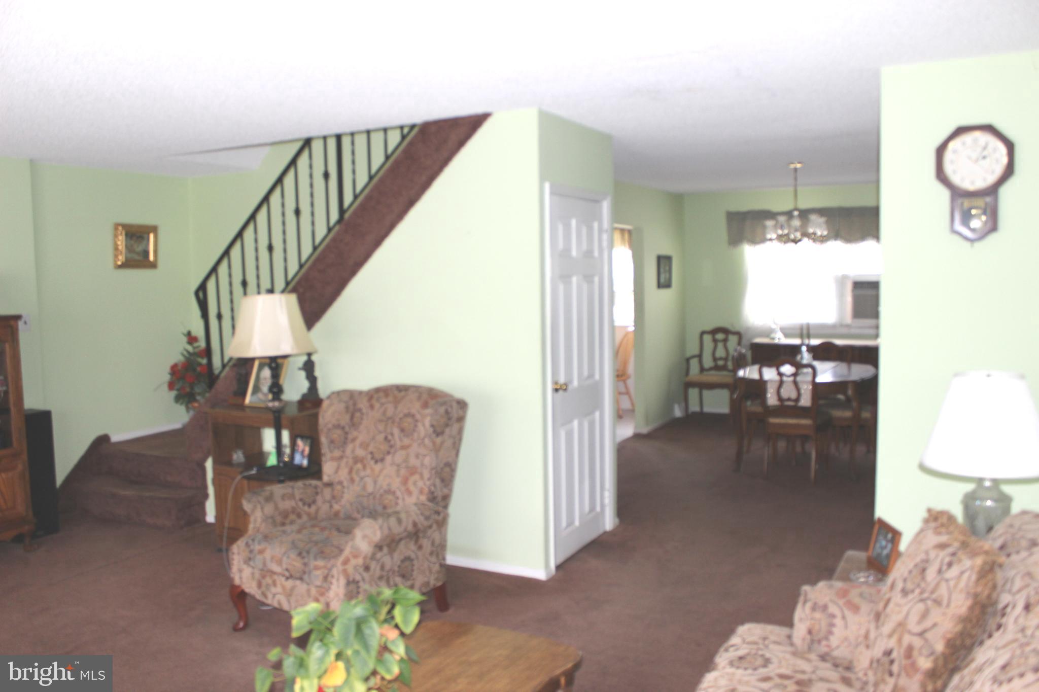12726 Hollins Road Philadelphia, PA 19154 - Photo 6 of 25 Living Room