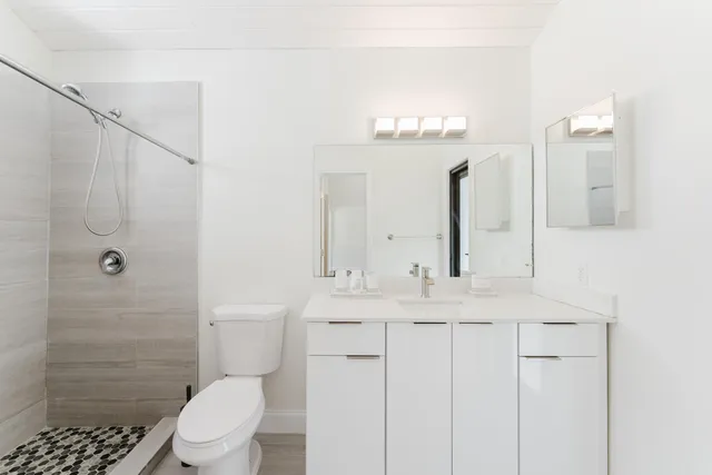 $7,000 | 665 Jeffery Street, Boca Raton, FL 33487