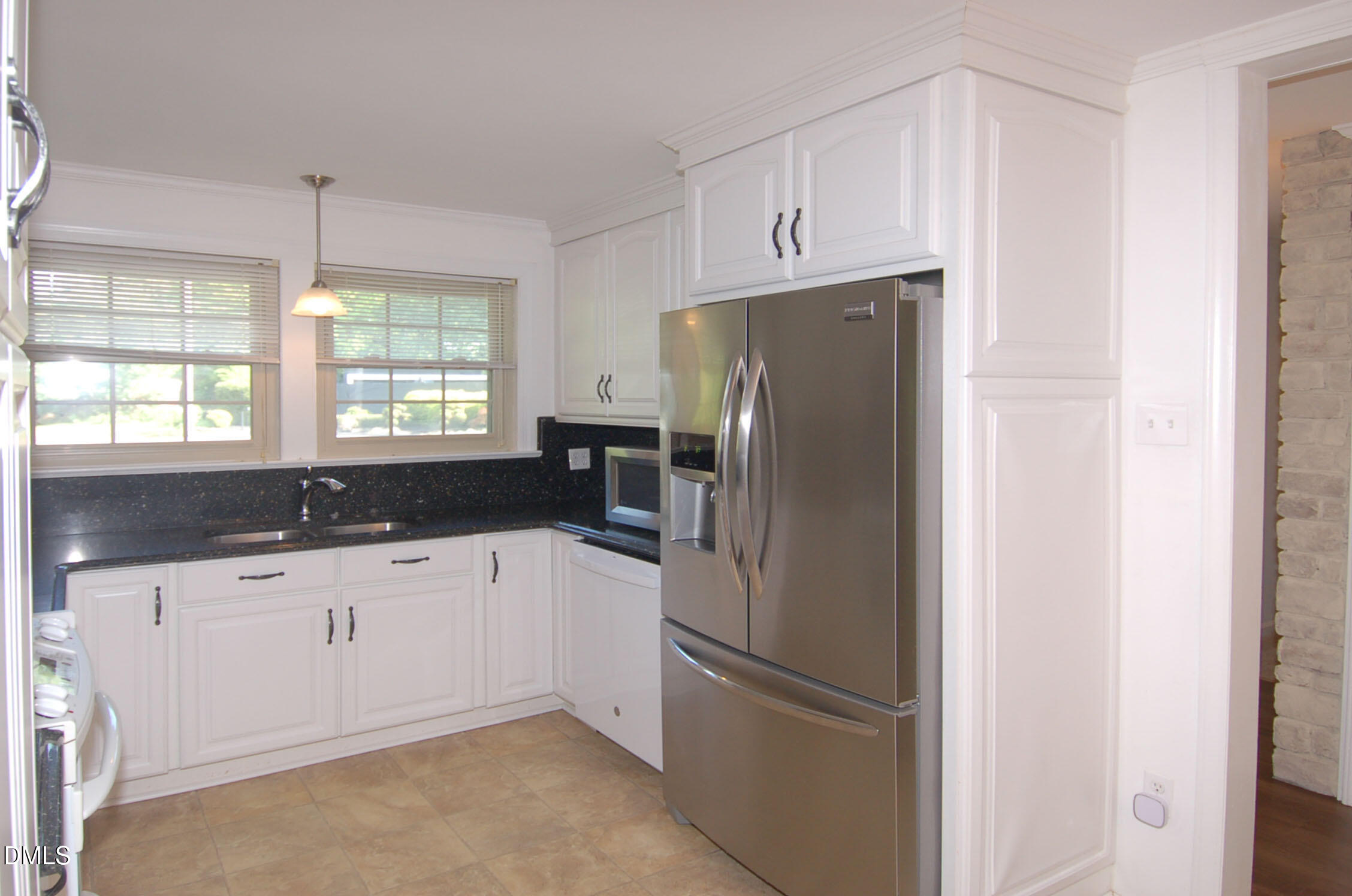 706 Smedes Place Raleigh, NC 27605 - Photo 4 of 21 4 Kitchen2