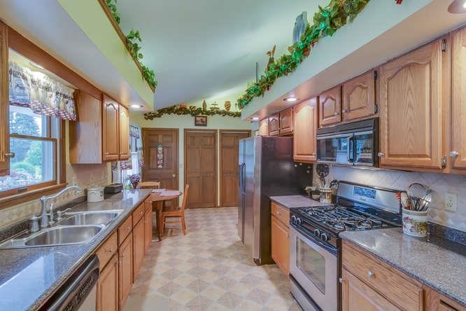16646 Brick Road Granger, IN 46530 - Photo 13 of 30 Gallery Image 13