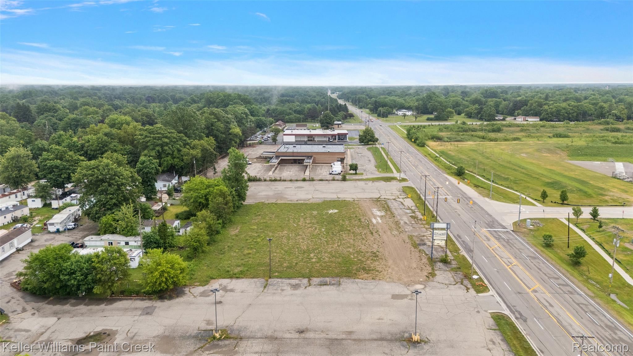 4403 Davison Road Burton, MI 48509 - Photo 17 of 27 17-4403 Davison Rd-17.jpg