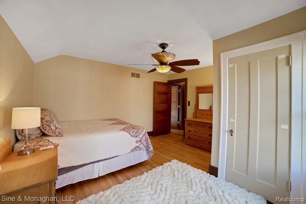 671 Washington Road Grosse Pointe, MI 48230 - Photo 40 of 62 042-hometown-visuals-2020_671-washington-gp.jpg-SMALL