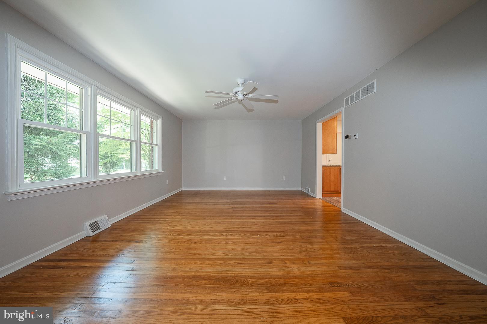 Spacious living room