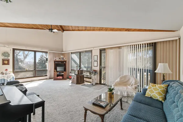 $499,000 | N3581 Skyhigh Road, Poynette, WI 53955