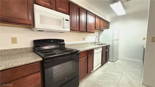 $1,200 | 4370 Sandy River Drive, Unit 24, Las Vegas, NV 89103