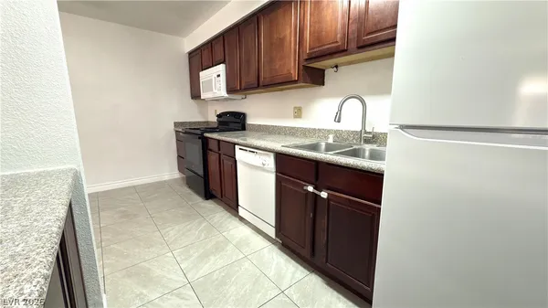 $1,200 | 4370 Sandy River Drive, Unit 24, Las Vegas, NV 89103