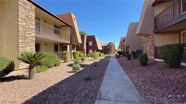 $1,200 | 4370 Sandy River Drive, Unit 24, Las Vegas, NV 89103