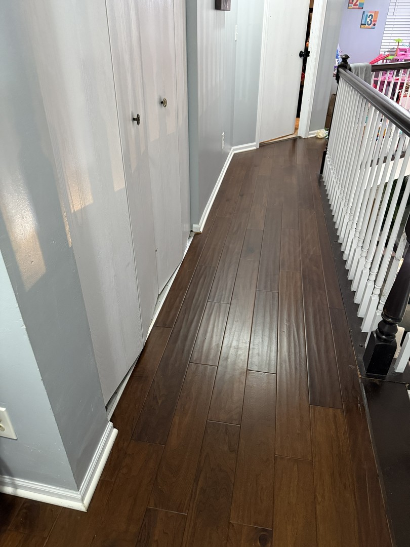 689 Shannon Drive Romeoville, IL 60446 - Photo 21 of 24 a view of a hallway