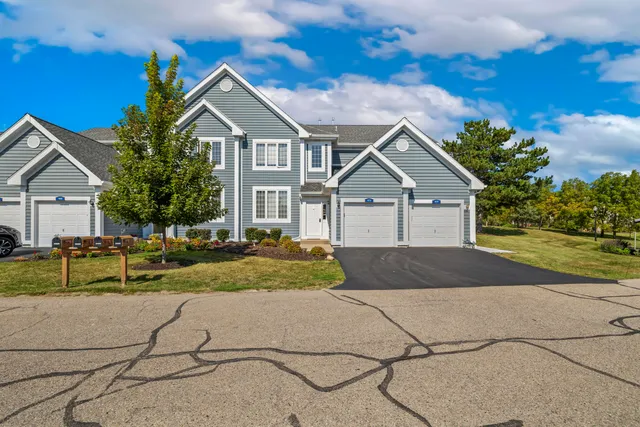 $369,900 | 1076 Lakeland Way, Unit 955, Geneva, WI 53147