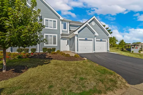 $369,900 | 1076 Lakeland Way, Unit 955, Geneva, WI 53147