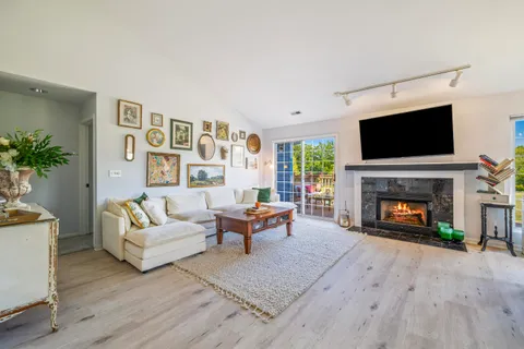 $369,900 | 1076 Lakeland Way, Unit 955, Geneva, WI 53147