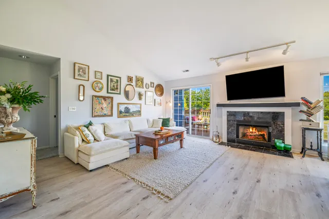 $369,900 | 1076 Lakeland Way, Unit 955, Geneva, WI 53147