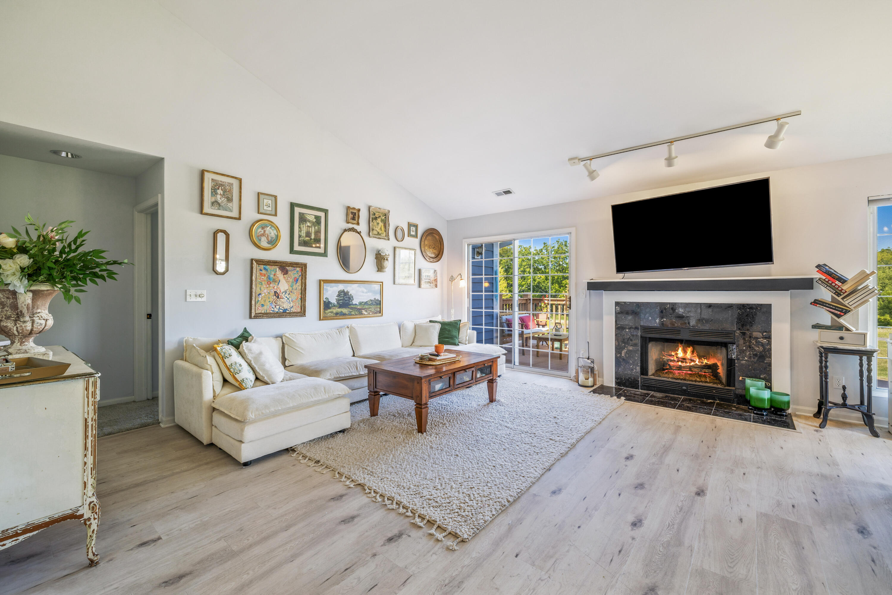 1076 Lakeland Way, Unit 955 Geneva, WI 53147 - Photo 3 of 16 3-05