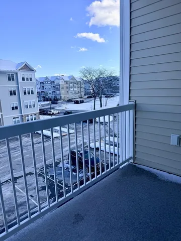 $2,800 | 2 Codman Way, Unit 302, Westborough, MA 01581