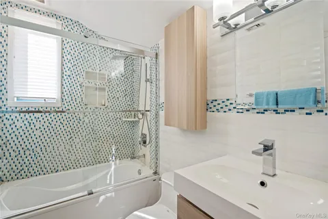 $899,999 | 939 Manor Lane, Bay Shore, NY 11706