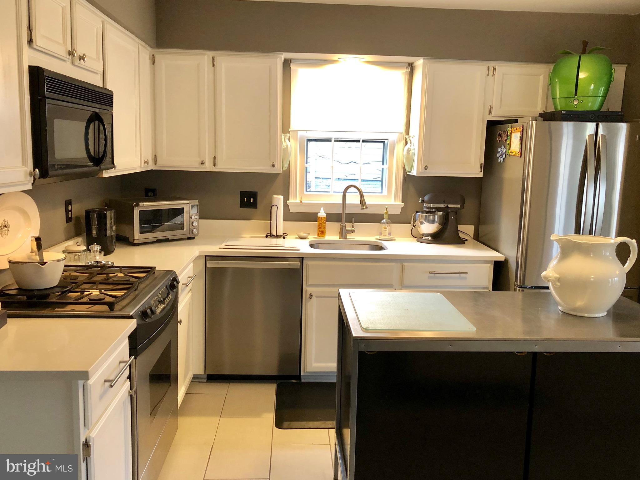 1631 Stowe Road Reston, VA 20194 - Photo 5 of 18 Kitchen