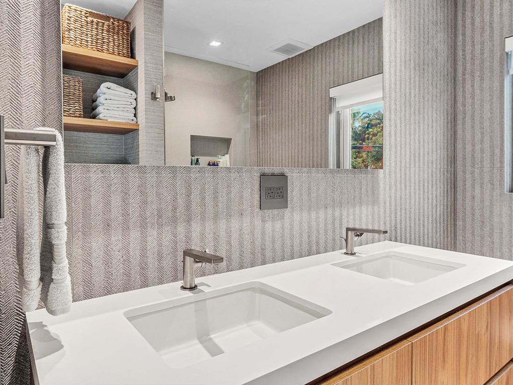 715 North Victoria Park Road Fort Lauderdale, FL 33304 - Photo 28 of 80