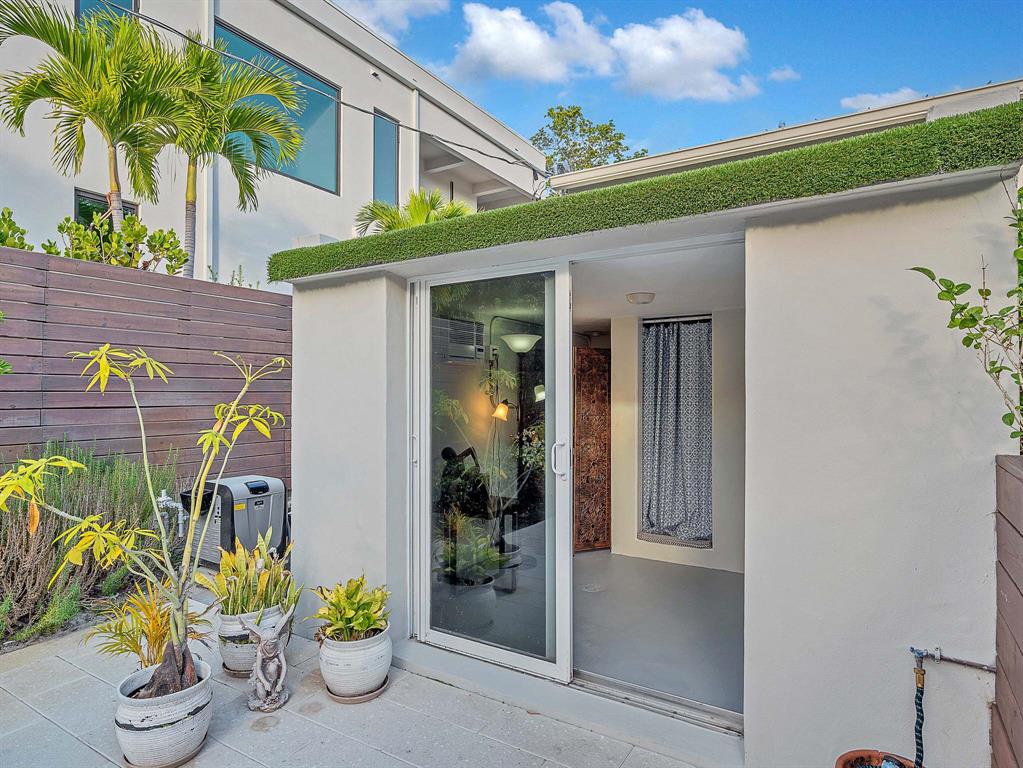 715 North Victoria Park Road Fort Lauderdale, FL 33304 - Photo 47 of 80