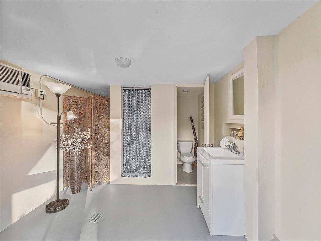 715 North Victoria Park Road Fort Lauderdale, FL 33304 - Photo 51 of 80